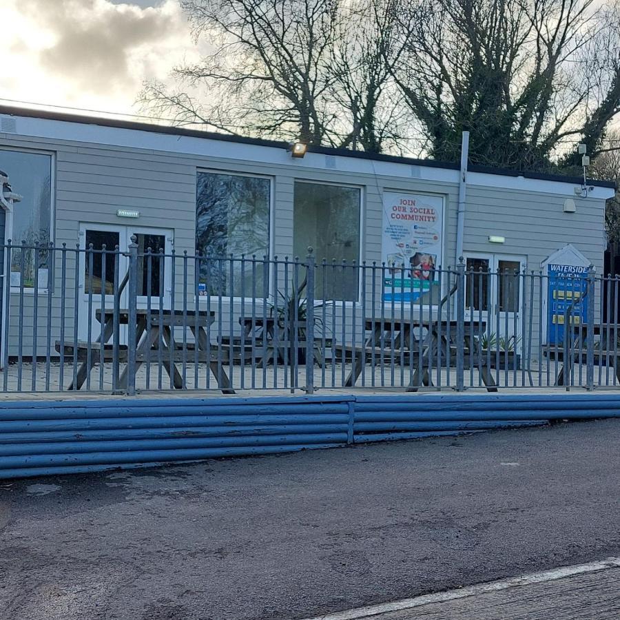 Warden Springs Caravan Park Ms16 Thornhill Road, Eastchurch,Me124Hf Sheerness Bagian luar foto